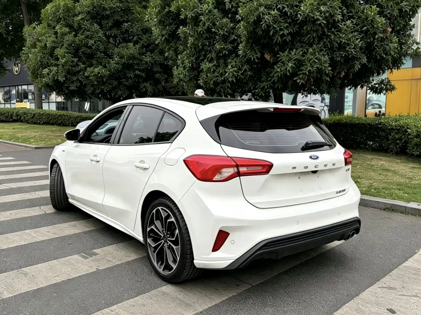 Ford Focus 2021 Hatchback EcoBoost 180 Automatic ST Line фото 6