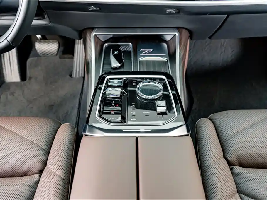 BMW 7 Series 2023 Model 740Li Leading Luxury Package фото 15