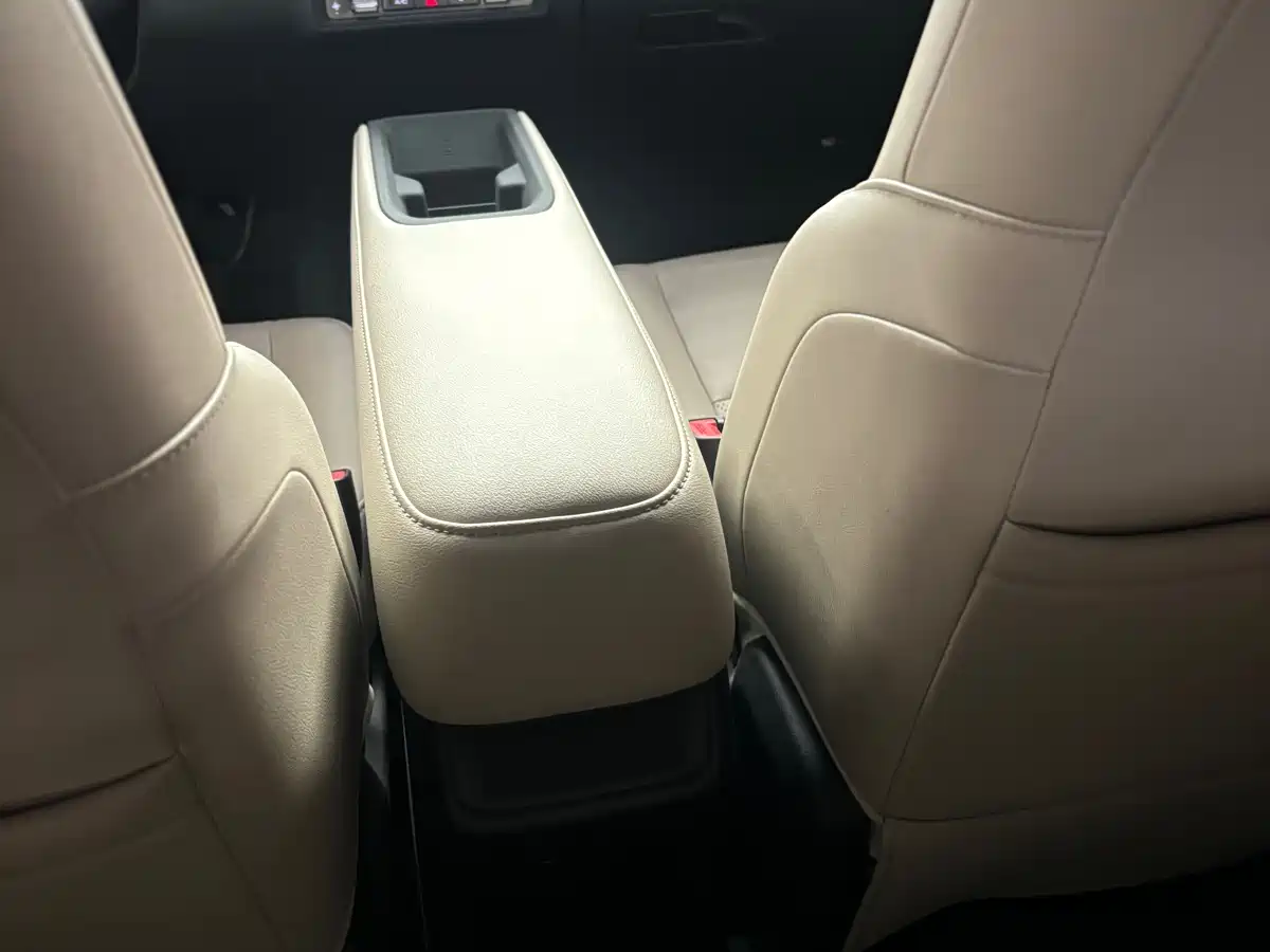 BAOJUN YUE ALSO PLUS