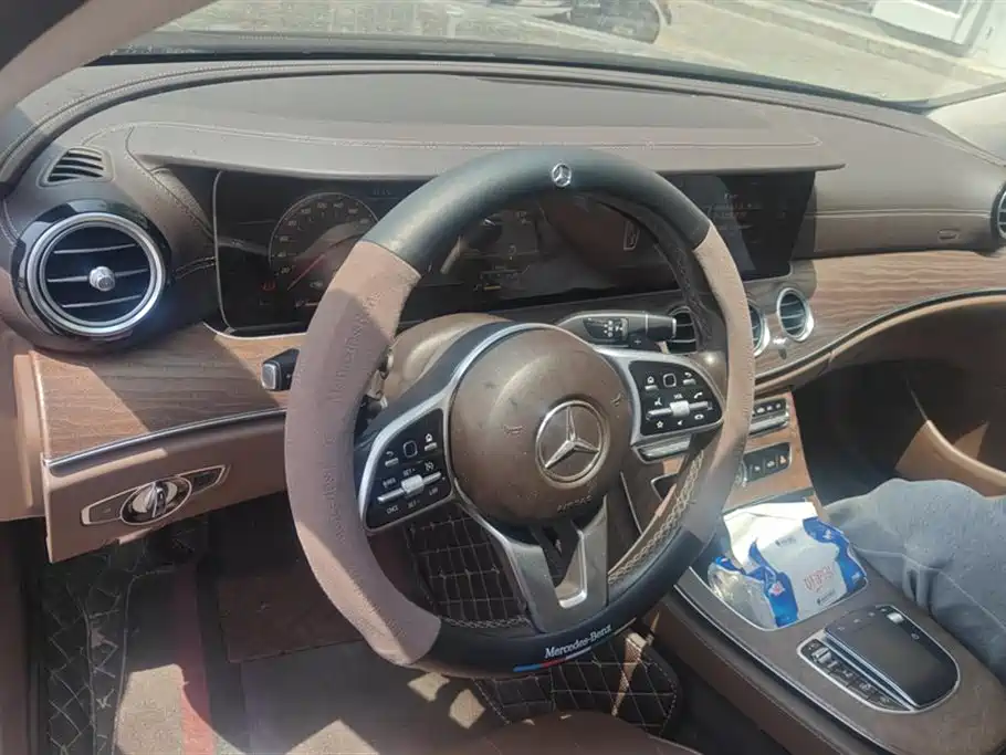 Mercedes-Benz E-Class 2019 E 300 L Sport Fashion фото 12