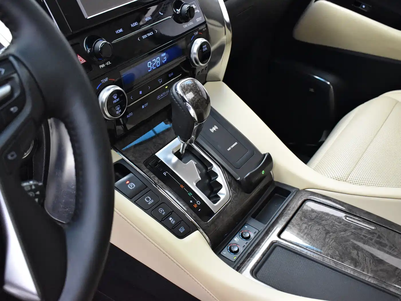 Toyota Alphard 2018 3.5L Premium фото 11
