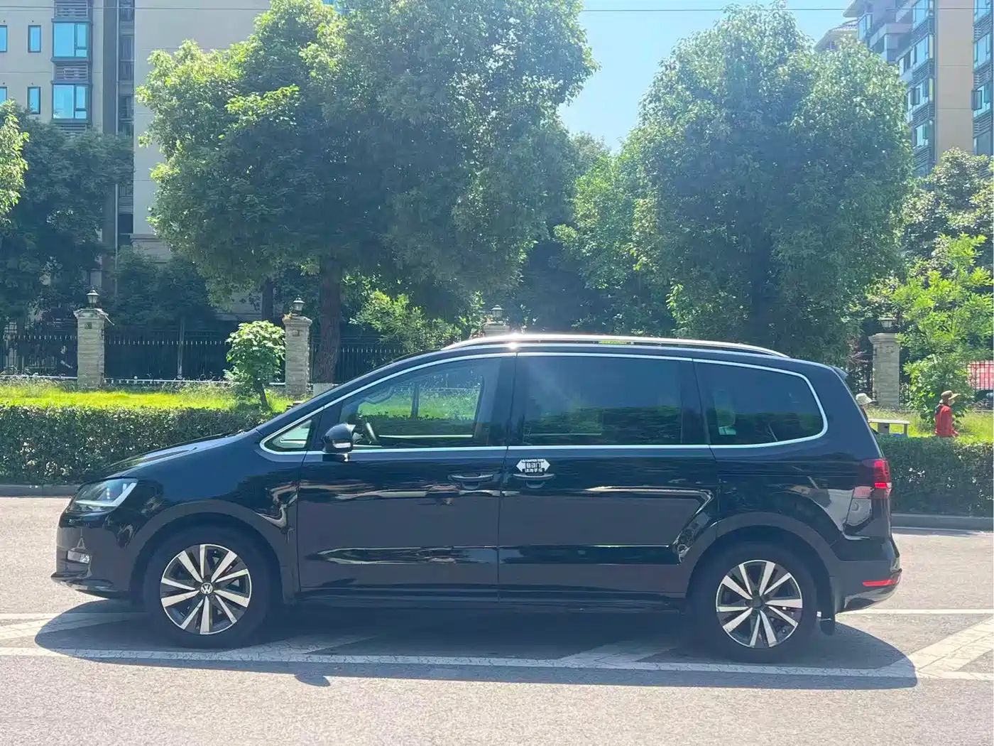Volkswagen Sharan 2018 380TSI Premium 7-Seater фото 8