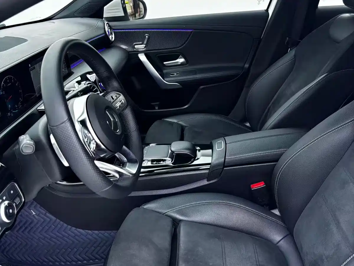 Mercedes-Benz A-Class 2020 A 200 L Sport Sedan фото 8