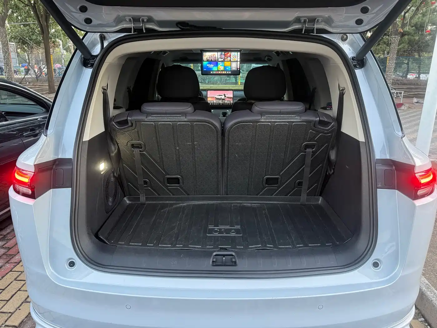 Leapmotor C16 2026 2026 Model Year EREV 280 LiDAR Premium Edition 6-Seater