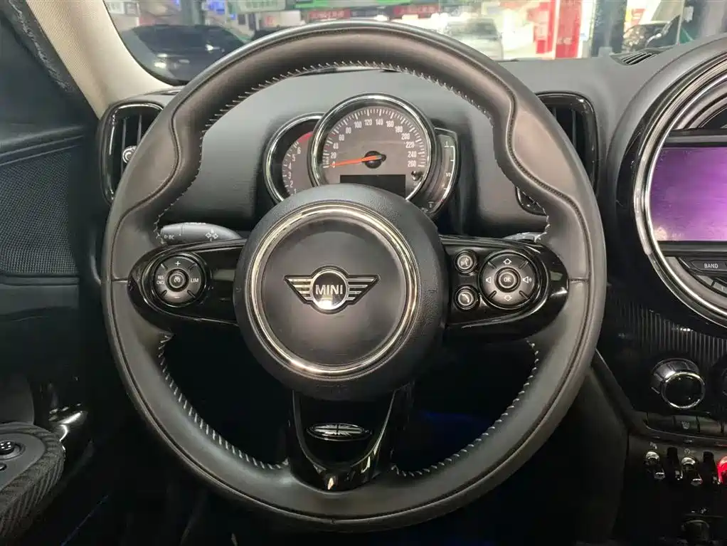 Фото 9 - MINI COUNTRYMAN