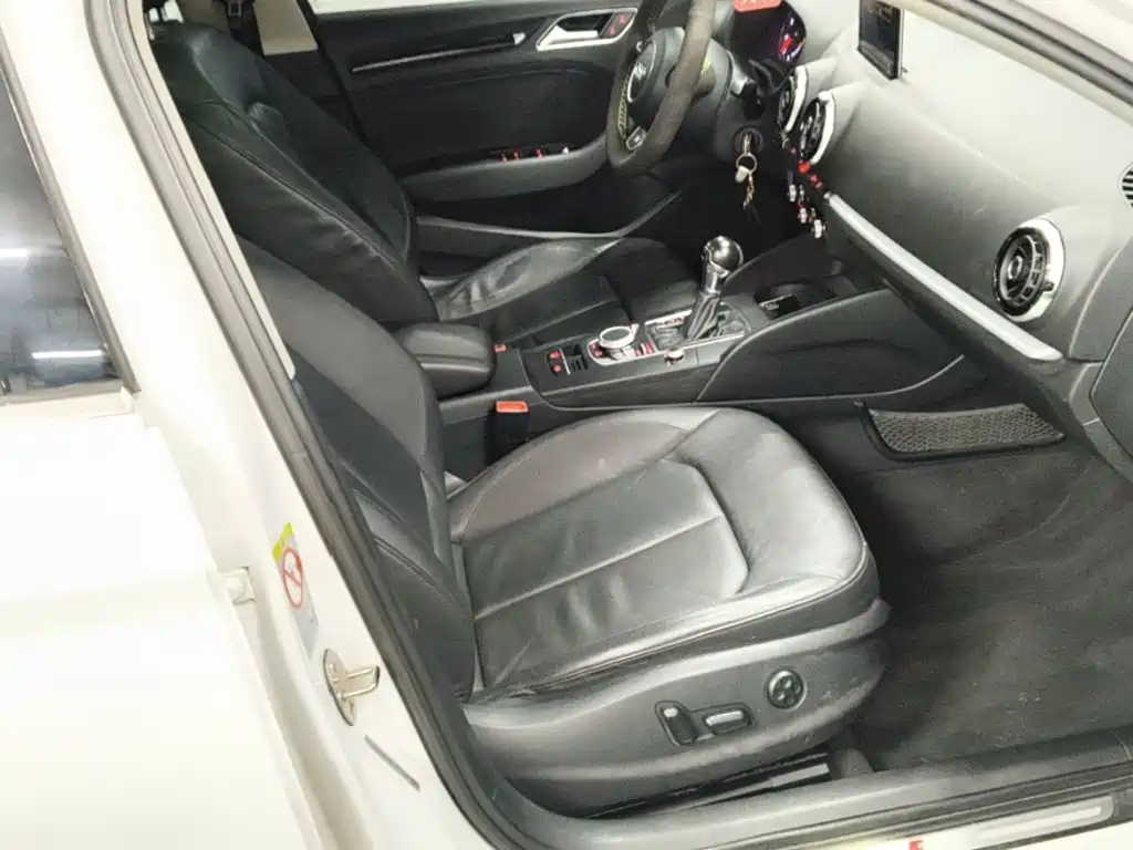Audi A3 (Import) 2016 2015 Limousine 45 TFSI S line Luxury