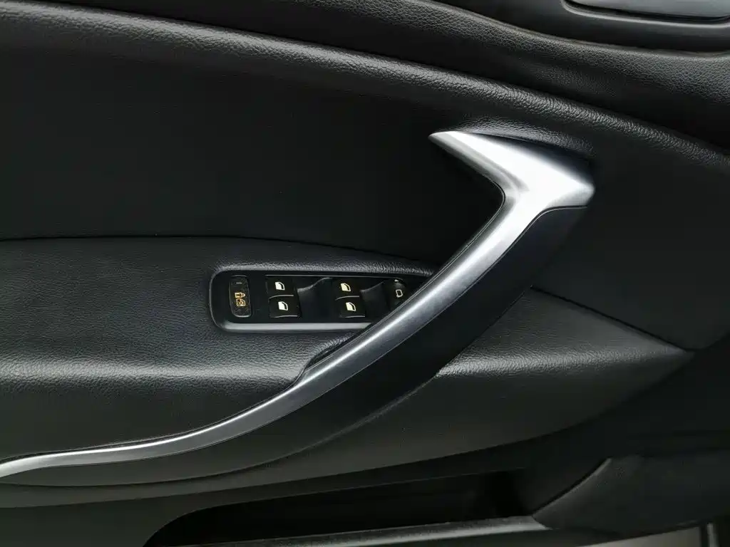 Фото 9 - Citroën C5