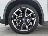 Photo 17 - BMW iX1