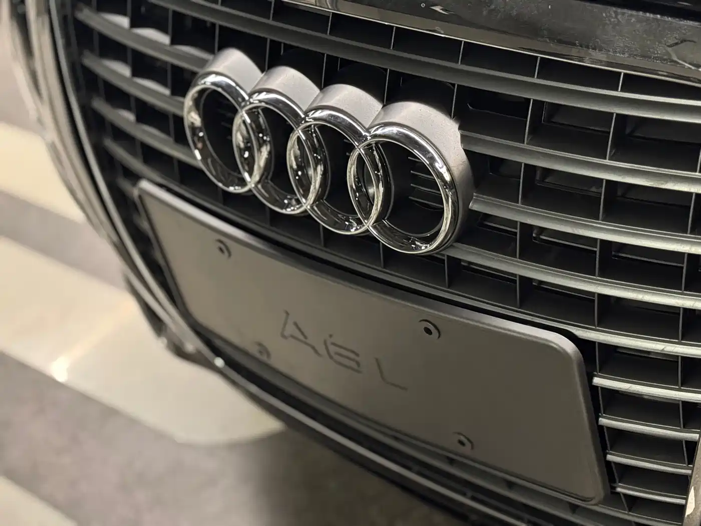 Audi A6L 2011 2.0 TFSI Automatic Comfort фото 4
