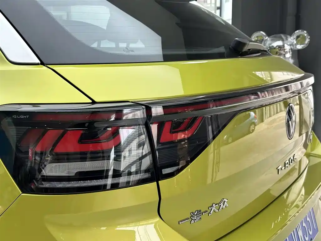Volkswagen T-ROC 2023 300TSI DSG 2WD Starlight Edition фото 9