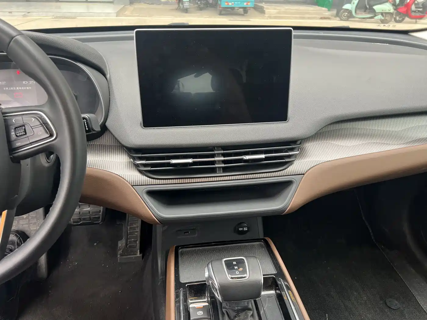 Hongqi E-QM5 2022 431km Charging Enjoyment Edition фото 10