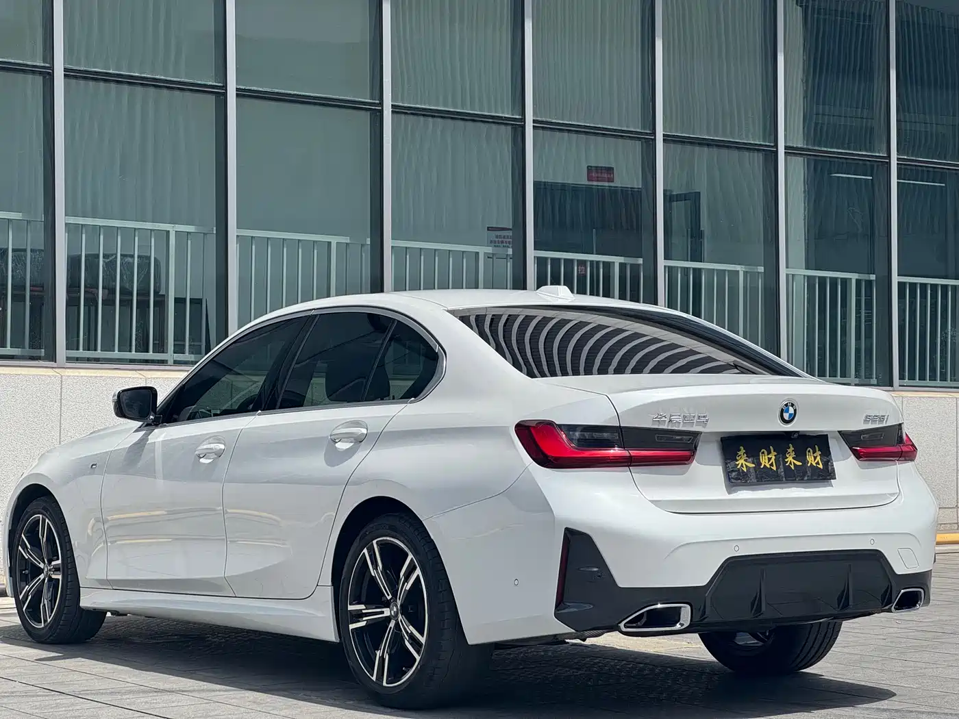 BMW 3 Series 2023 325i M Sport Package фото 15