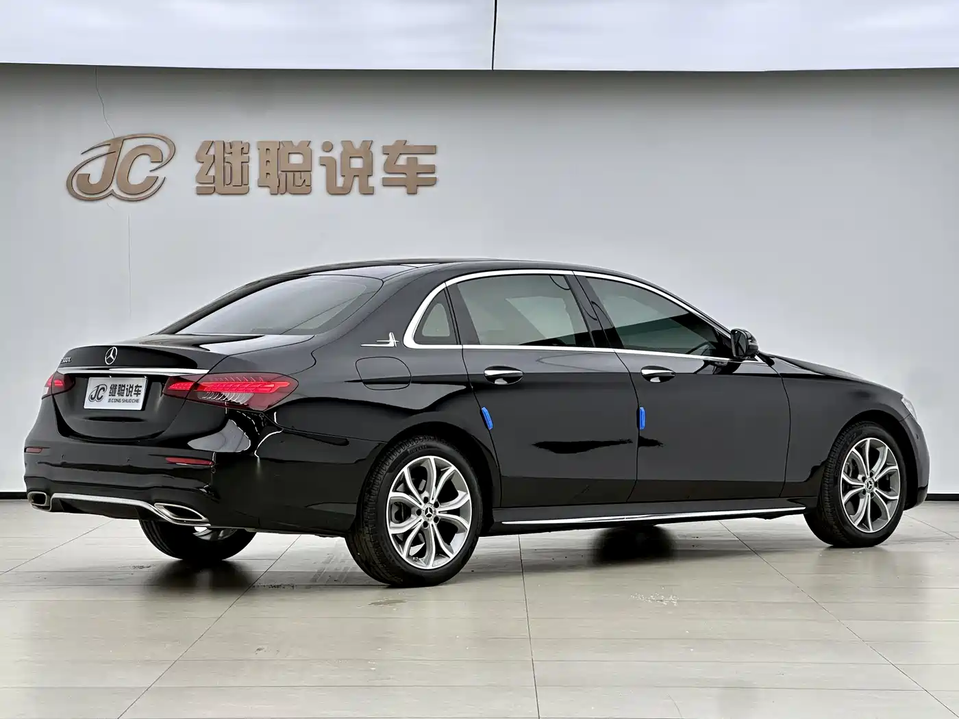Mercedes-Benz E-Class 2023 E 300 L Sport Fashion фото 2