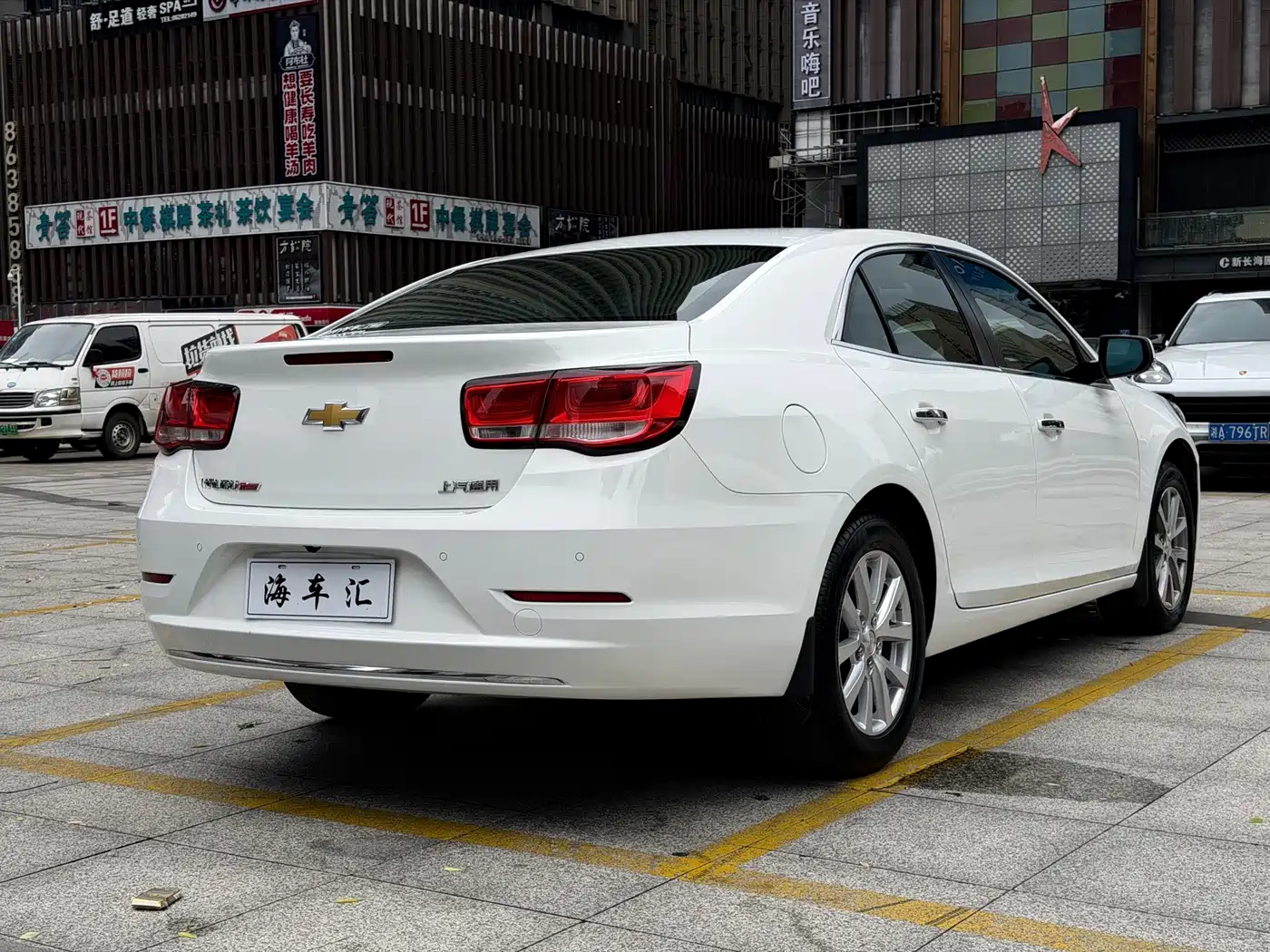 Chevrolet Malibu 2017 1.5T Automatic Luxury Edition фото 4