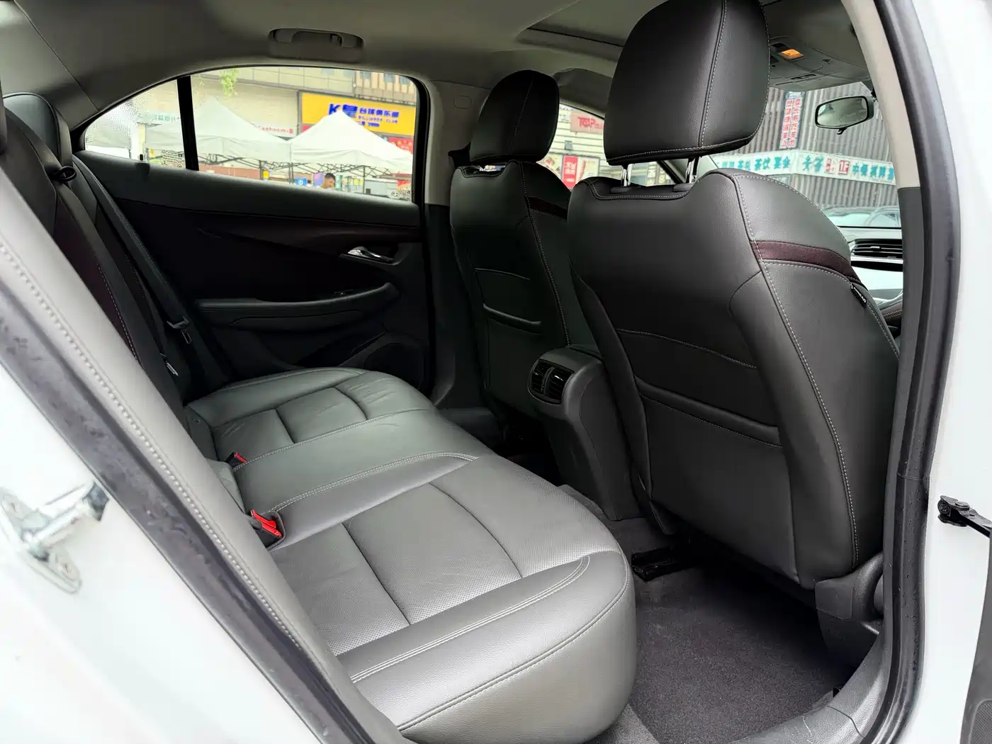Chevrolet Malibu 2017 1.5T Automatic Luxury Edition фото 11