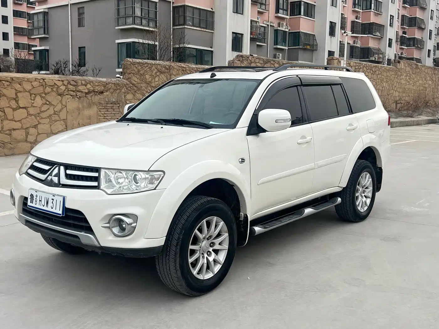 Mitsubishi Pajero Sport 2013 3.0L Automatic 2WD Luxury