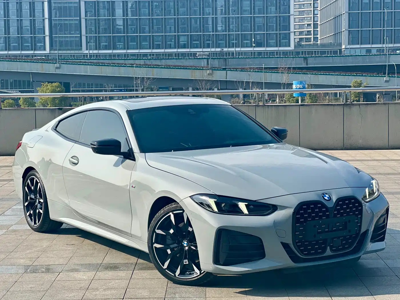 BMW 4 Series 2024 430i M Sport Shadow Edition фото 2