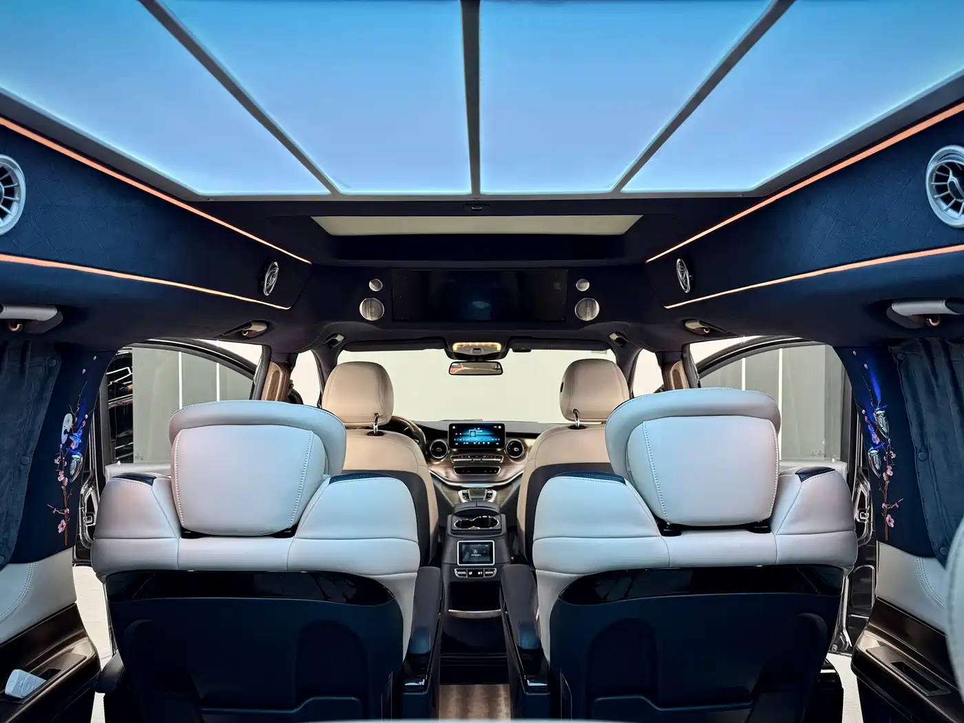 Mercedes-Benz V-Class 2021 V 260 L Long Wheelbase Luxury Edition фото 15