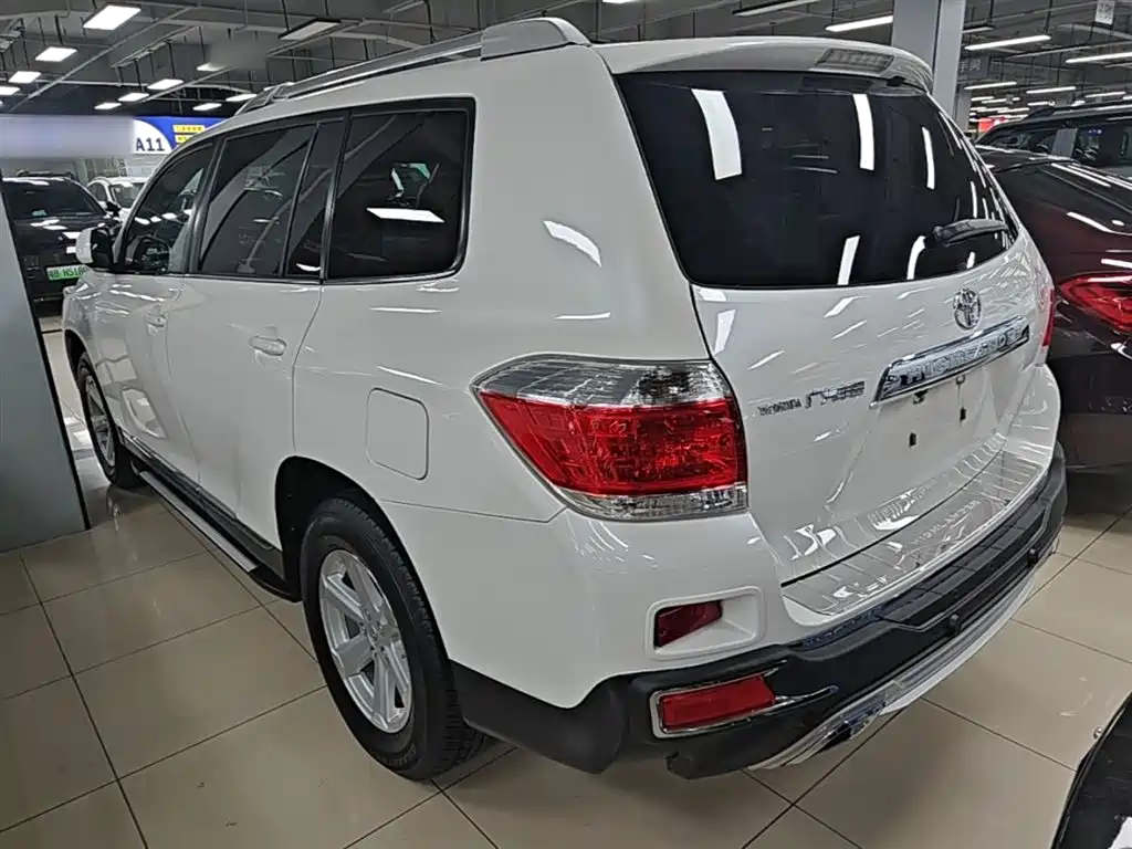 Toyota Highlander 2012 2.7L 2WD 5-seater Elite Edition фото 5