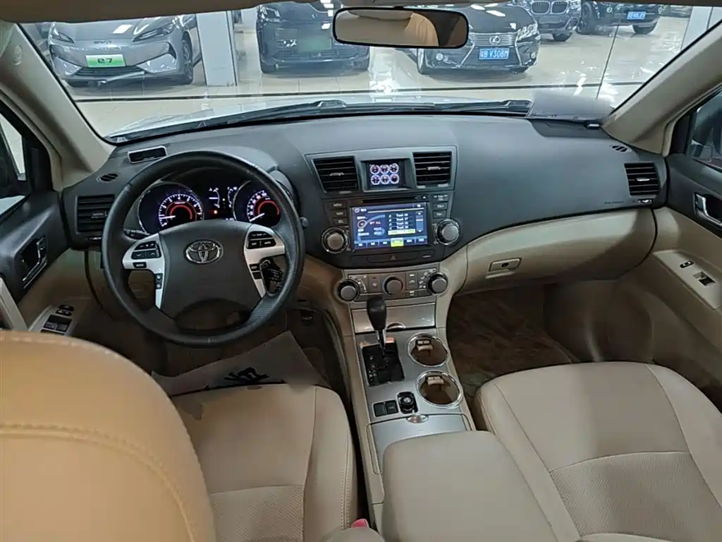 Toyota Highlander 2012 2.7L 2WD 5-seater Elite Edition фото 10