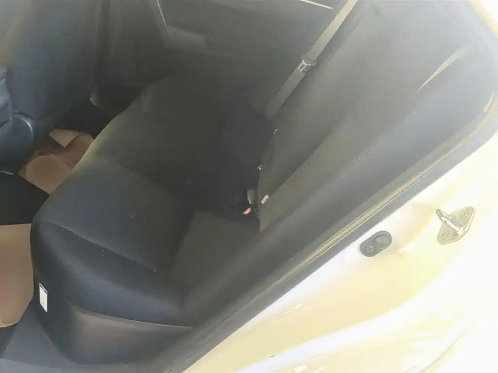 Toyota Corolla Twin Engine E+ 2019 1.8L E-CVT Leading Edition фото 17
