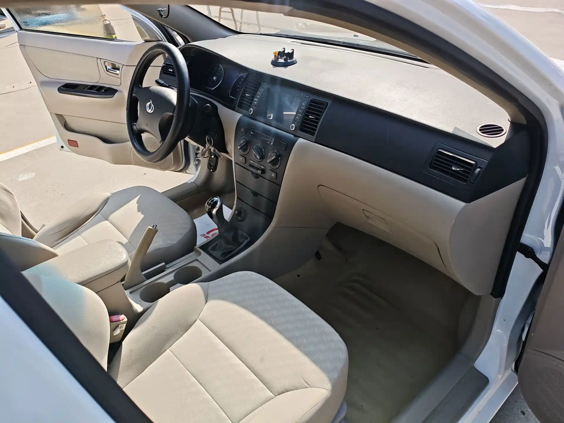 Фото 8 - Geely Vision