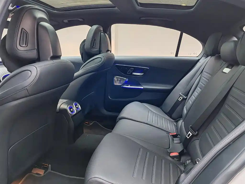 Mercedes-Benz C-Class 2024 C 260 L Night Edition Sport фото 8