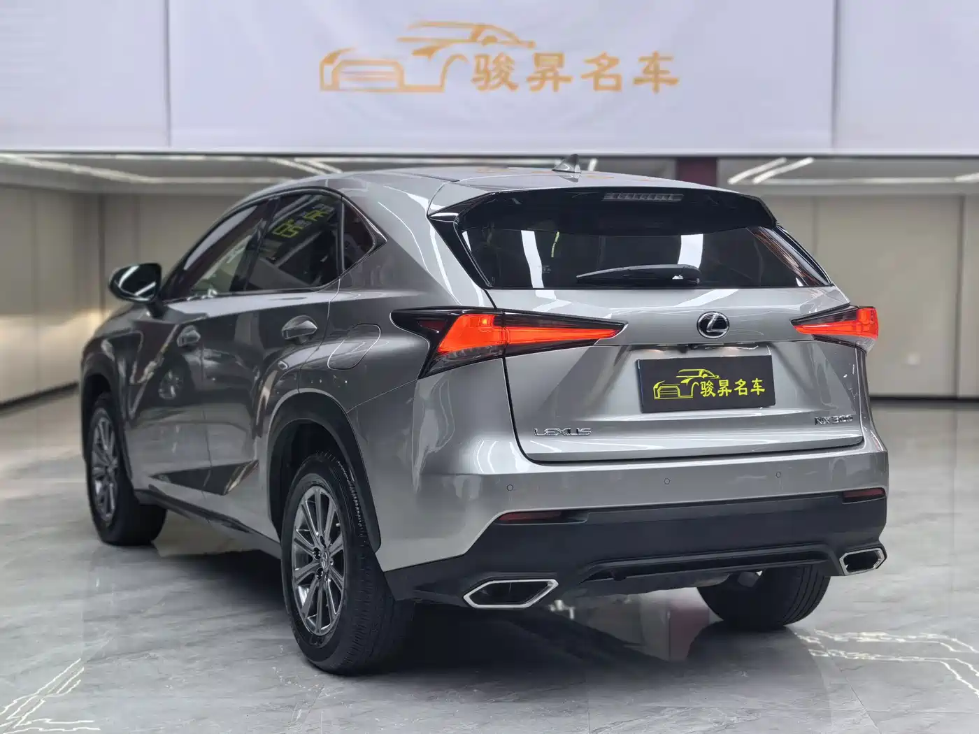 Фото 4 - Lexus NX