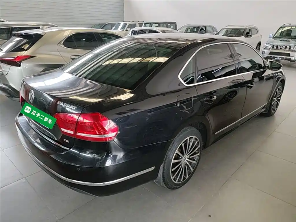Volkswagen Passat 2014 1.8TSI DSG Executive Edition фото 7
