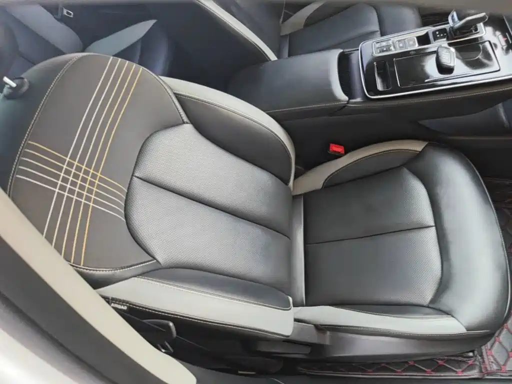 Photo 25 - Roewe i6 MAX EV