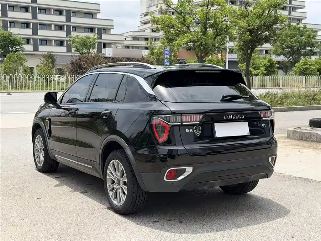 Lynk & Co 01 2017 2.0T 2WD фото 24