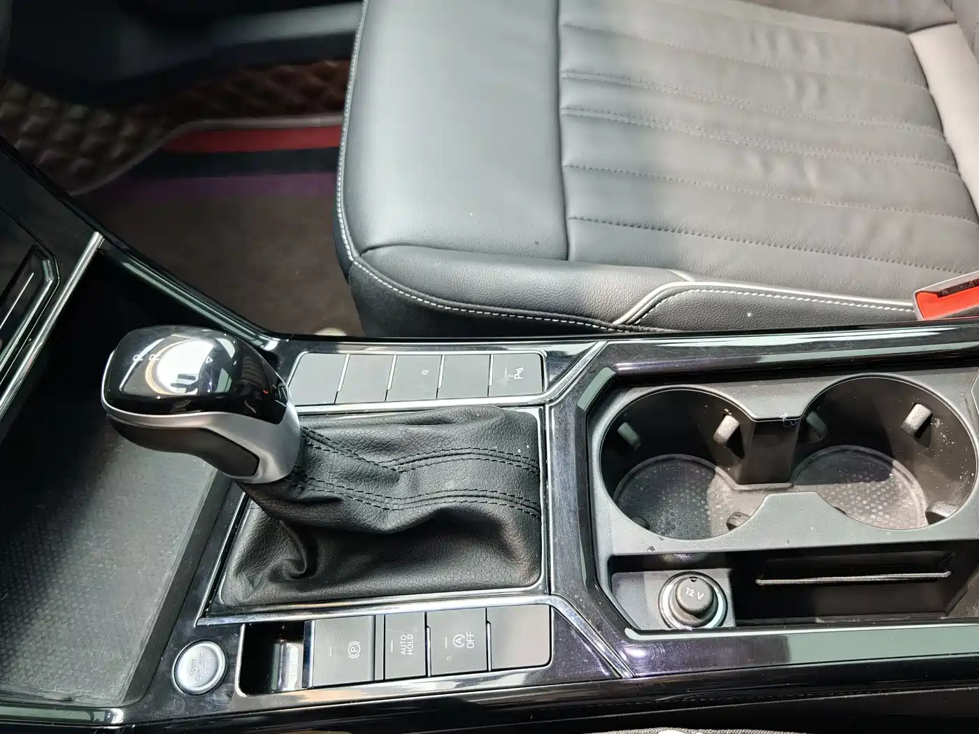 Volkswagen Passat 2022 330TSI Starlight Elite Edition фото 11