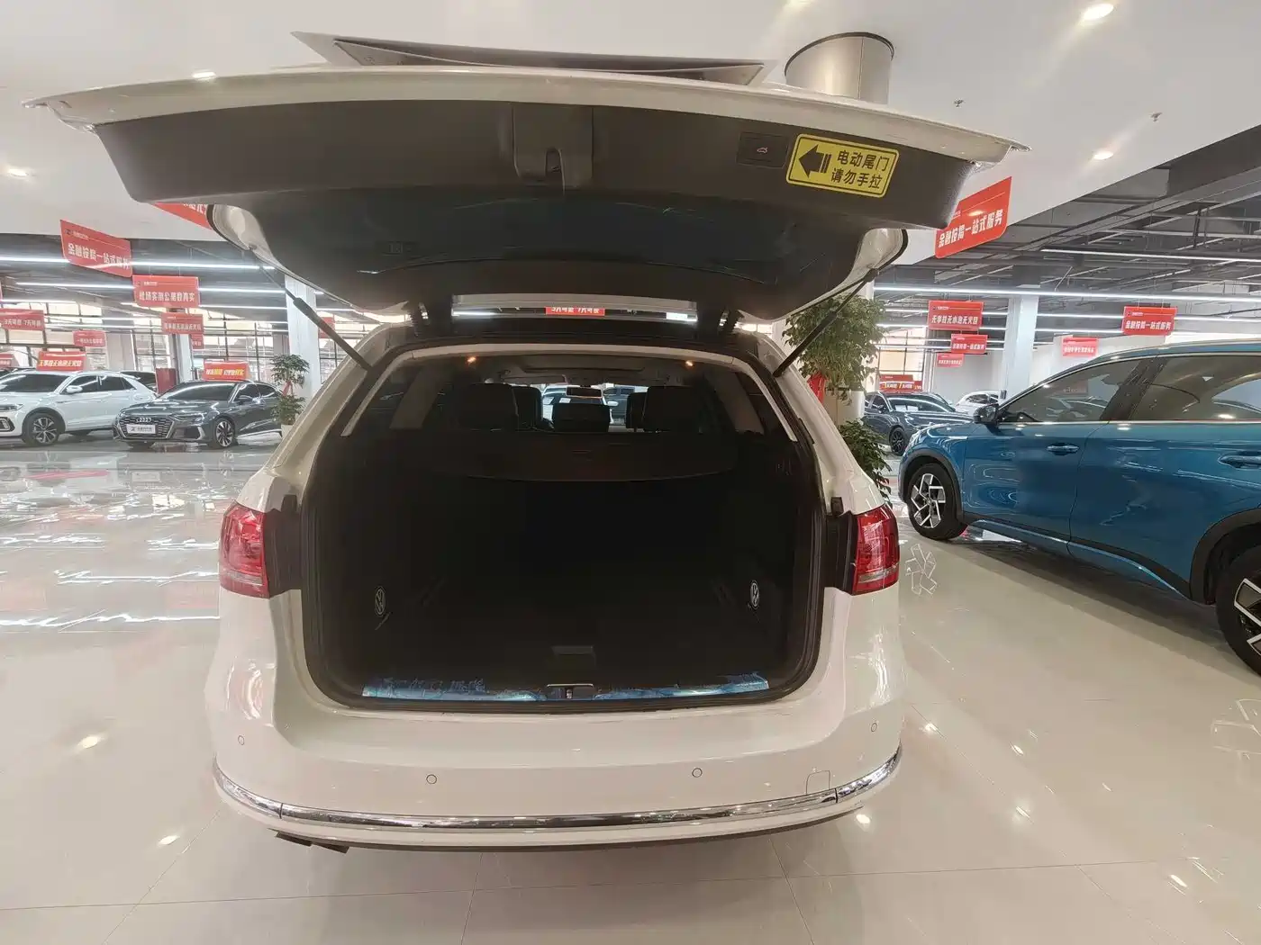 Volkswagen Magotan (Import) 2012 Wagon 2.0TSI Comfort фото 18