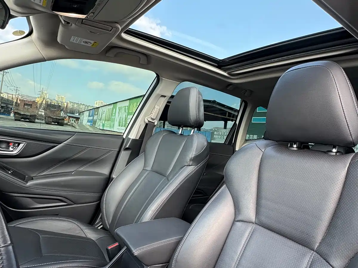 Subaru Forester 2021 2.0i Luxury Edition фото 16
