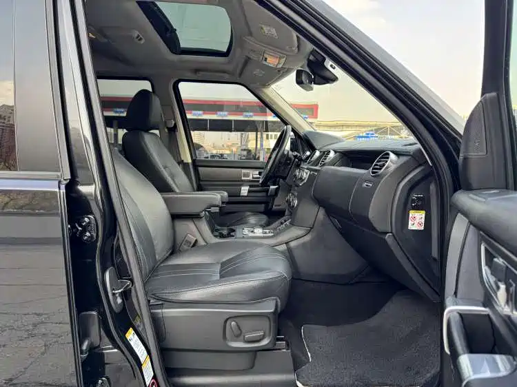 Land Rover Discovery 2016 3.0 SC V6 HSE фото 16