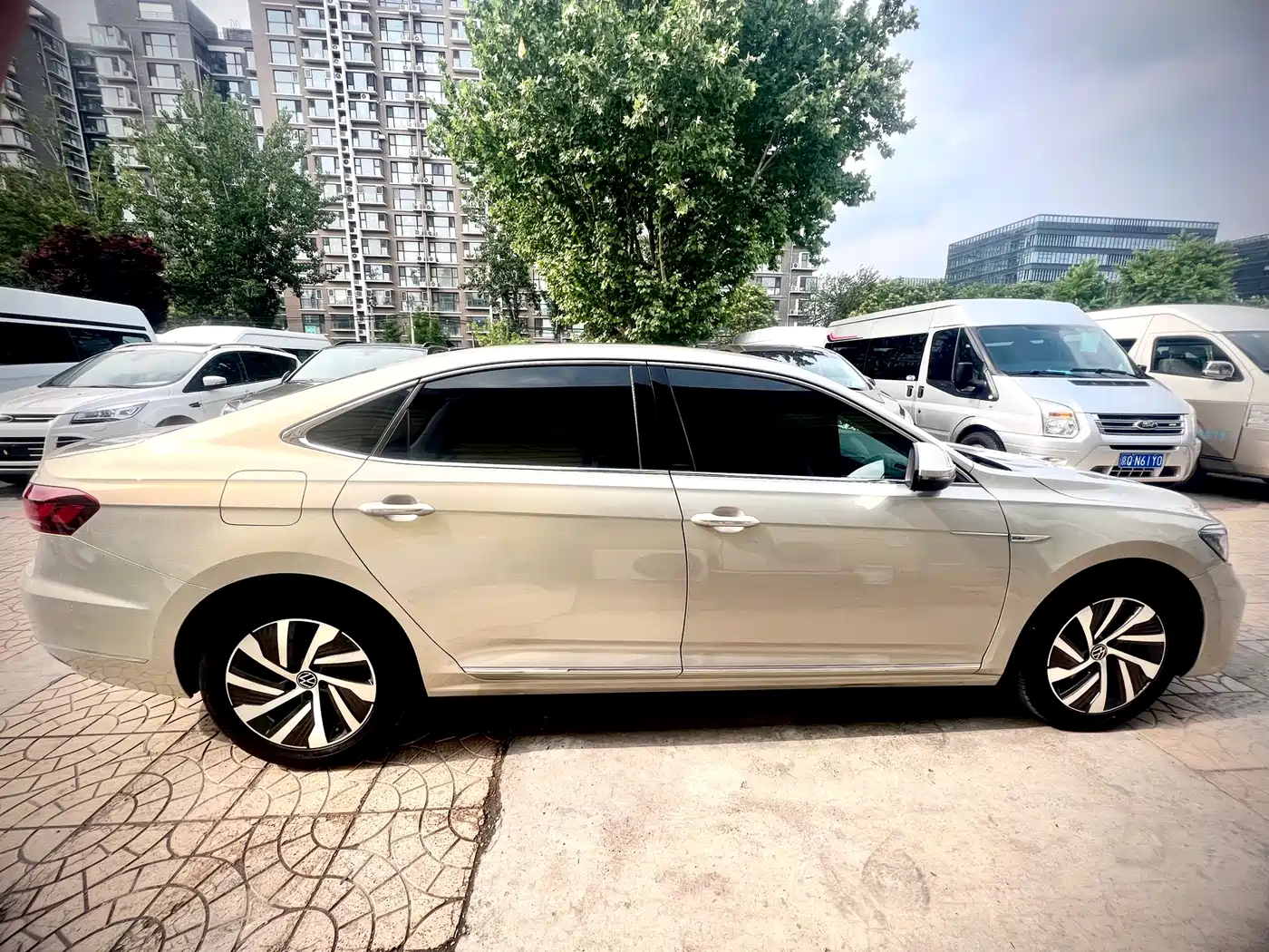 Volkswagen Passat New Energy 2022 430PHEV Hybrid Luxury Edition фото 4