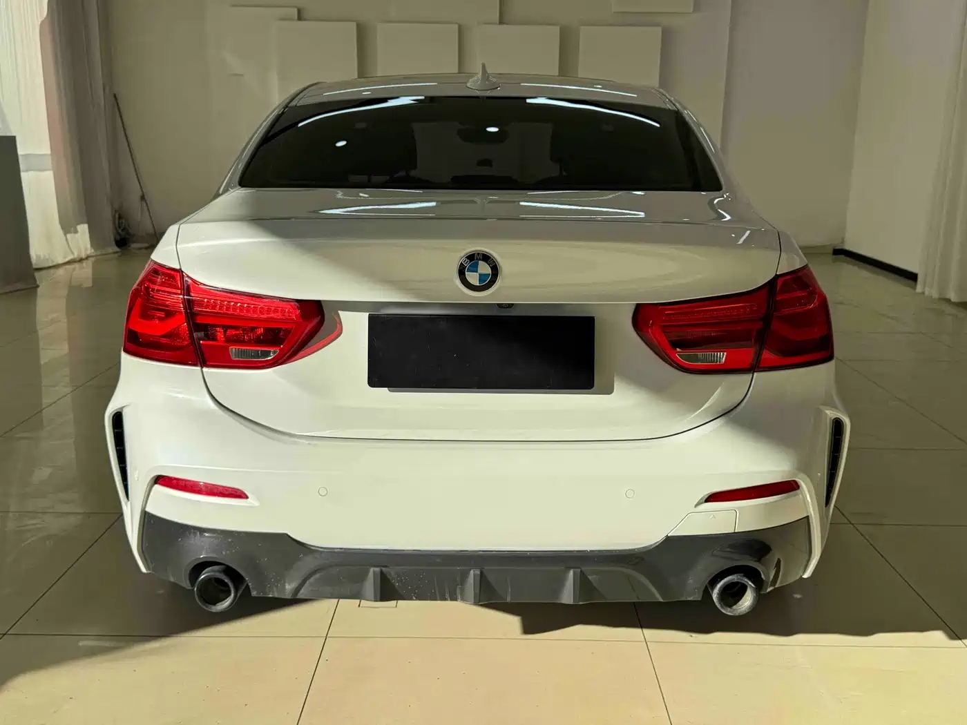 BMW 1 SERIES