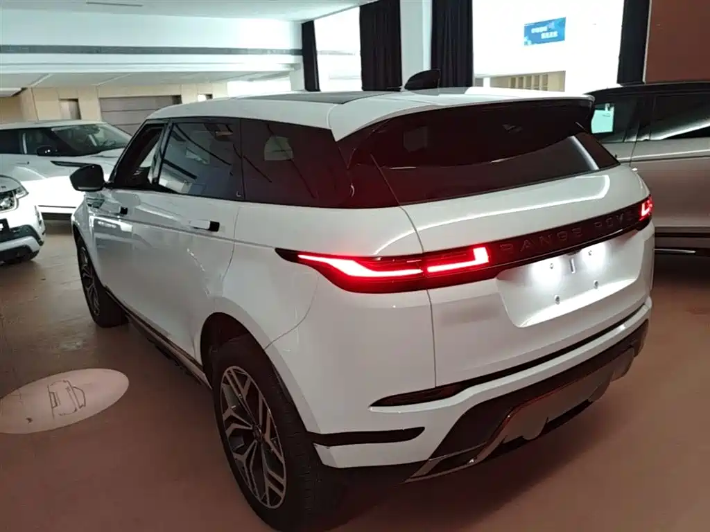 Land Rover Range Rover Evoque 2024 Range Rover Evoque L 249PS Light Master Edition фото 5