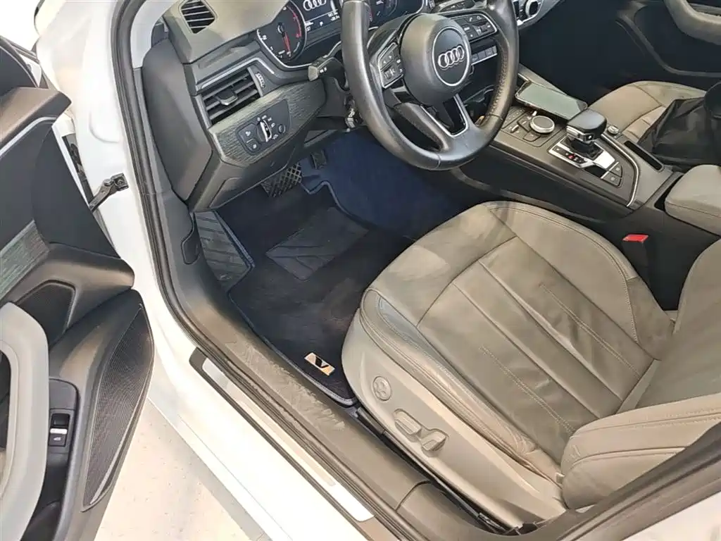 Audi A4L 2017 40 TFSI Style Edition фото 16