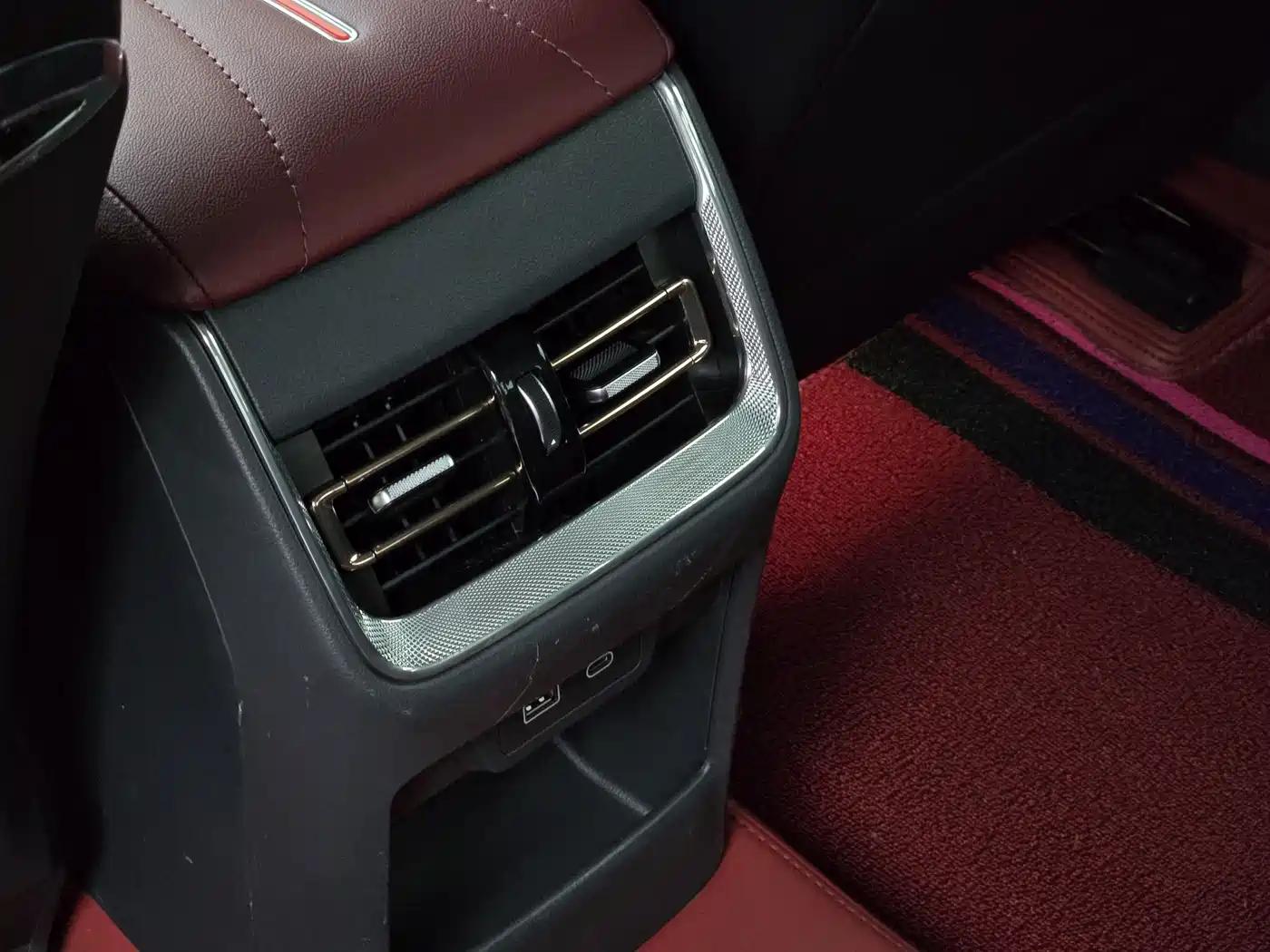 Hongqi H5 2023 1.5T DCT Smart Connect Flag Rhythm фото 14