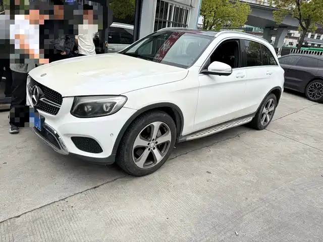 MERCEDES-BENZ GLC