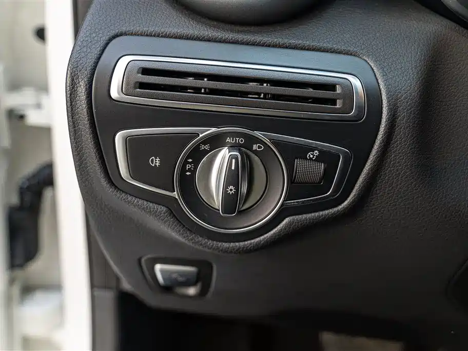Mercedes-Benz GLC 2022 Facelift GLC 300 L 4MATIC Dynamic Collector's Edition фото 13