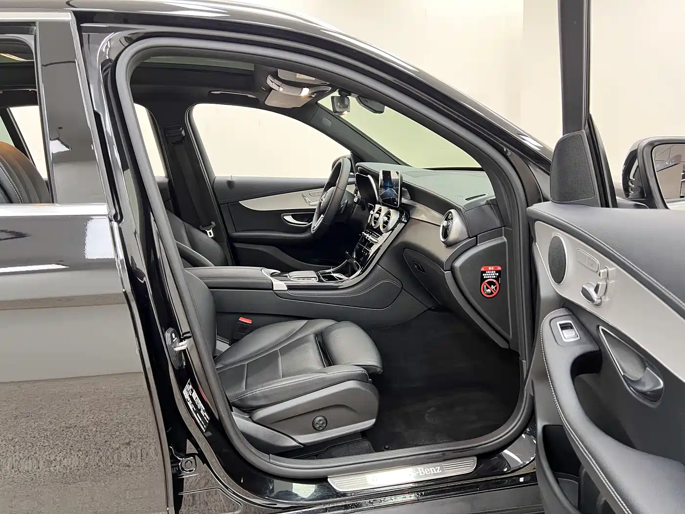 Mercedes-Benz GLC 2022 Model GLC 260 L 4MATIC Dynamic Edition фото 13
