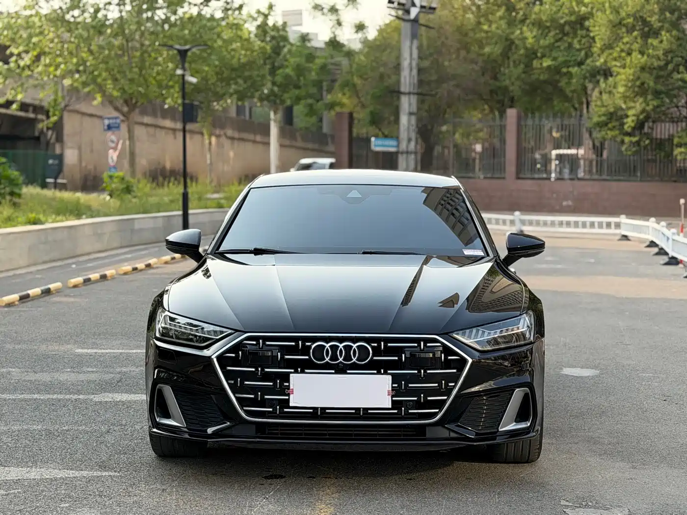 Audi A7L 2024 45 TFSI Luxury