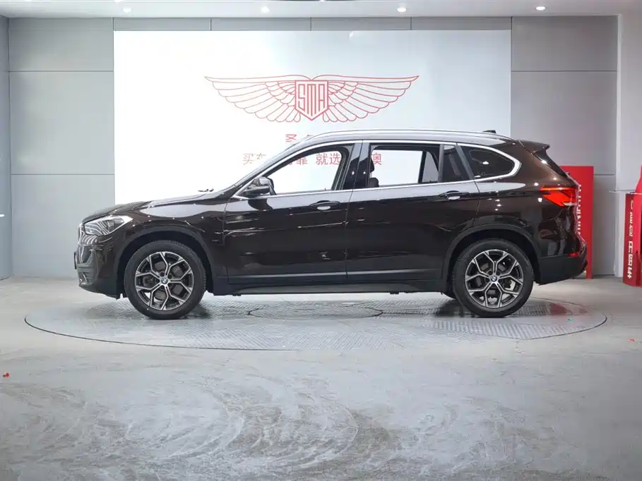 BMW X1 2020 sDrive25Li Leading Model фото 4