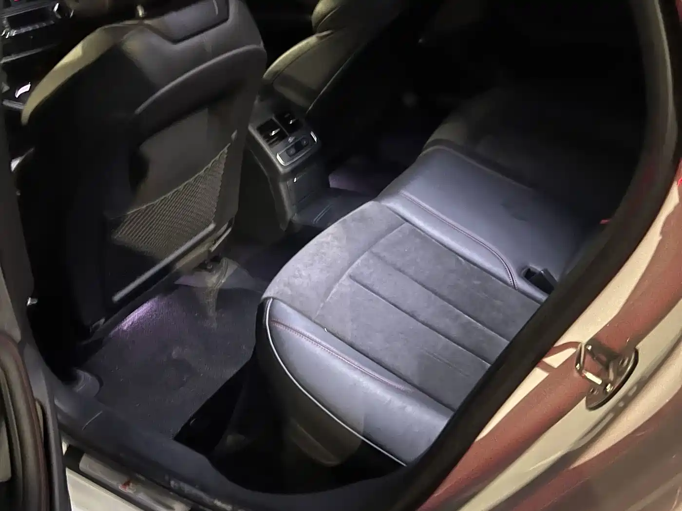 Фото 4 - Audi A4L