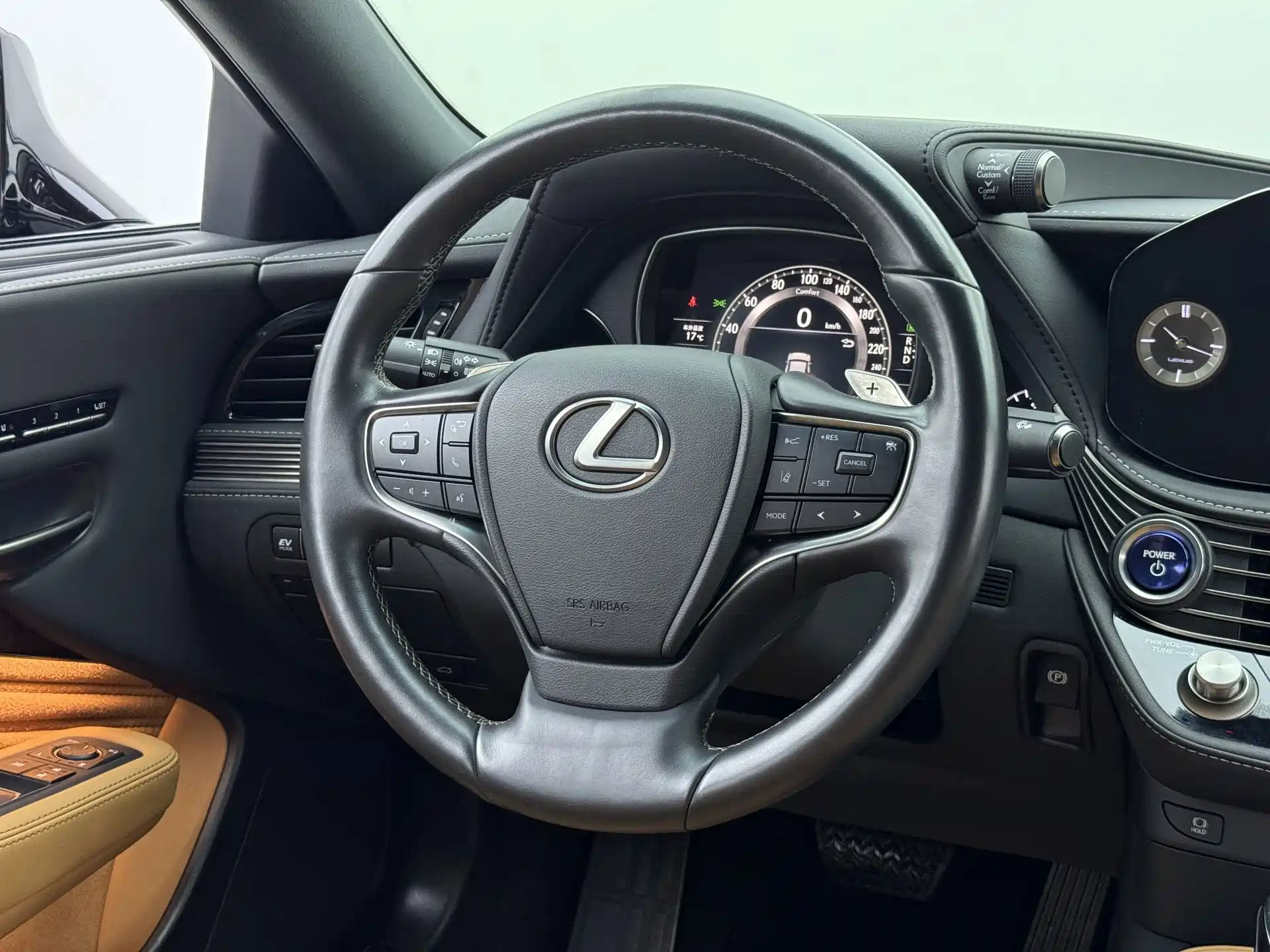 Фото 4 - Lexus LS