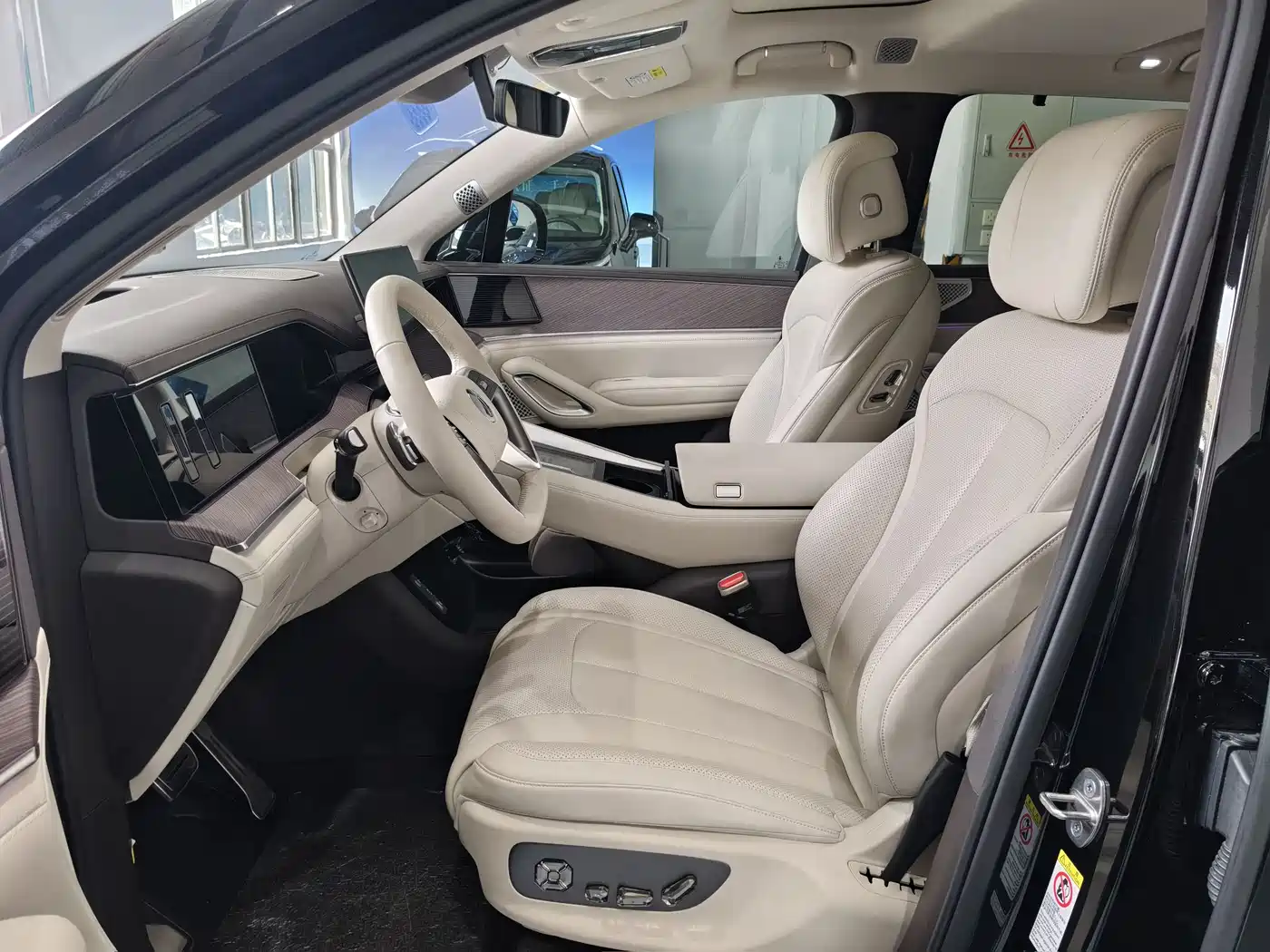 Denza N9 2025 2025 Model Prestige Edition