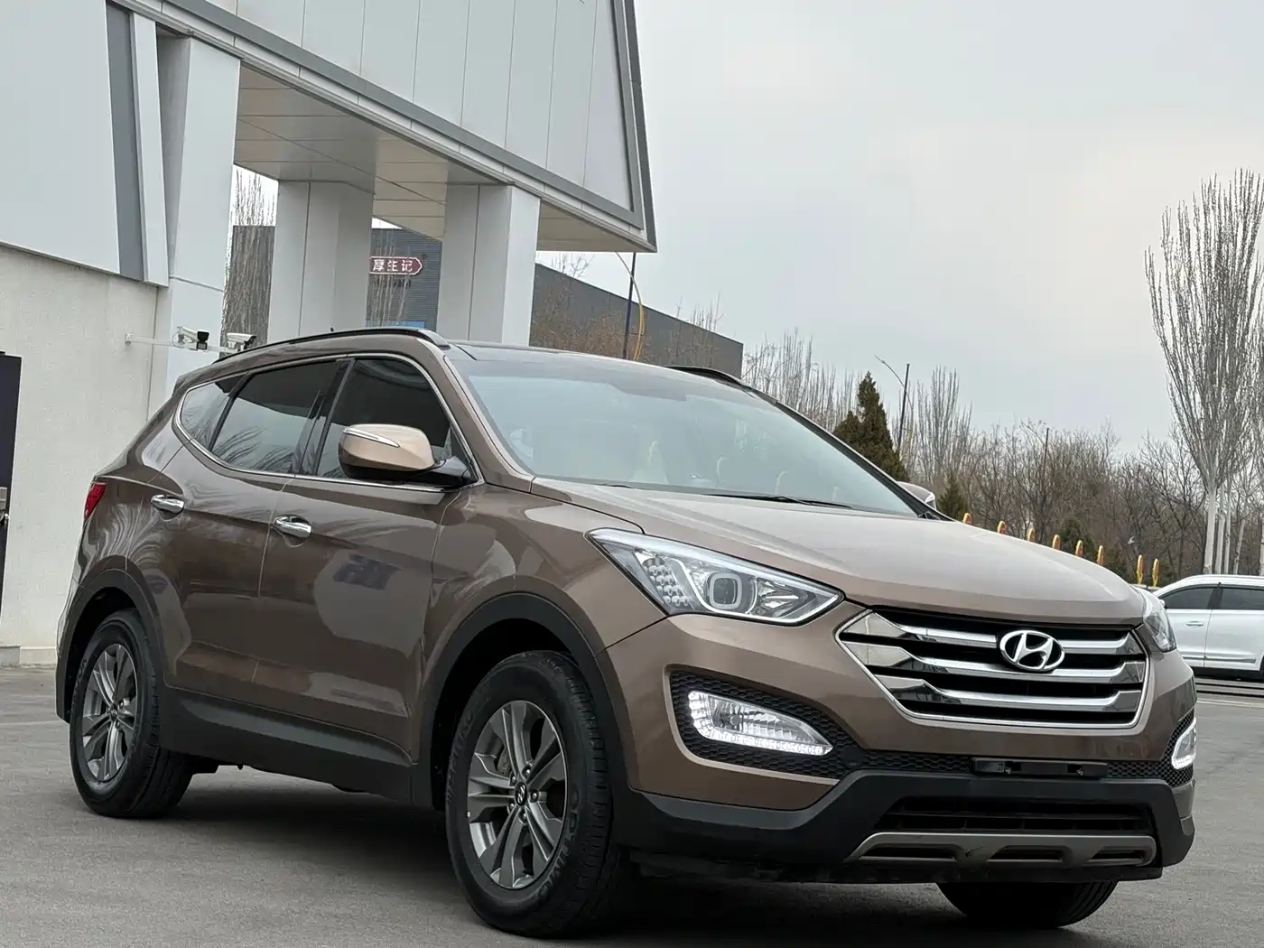 Hyundai Santa Fe 2015 2.4L Automatic 2WD Smart 5-seater