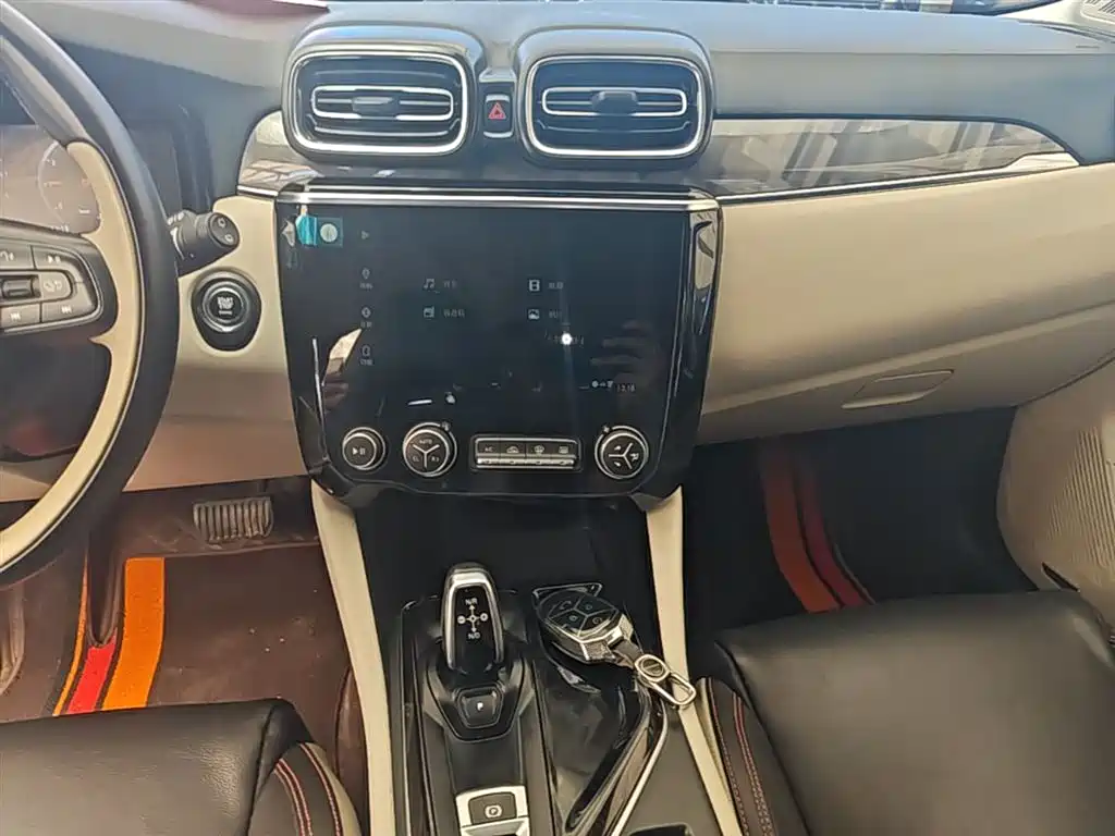 Lynk & Co 02 2018 1.5T DCT 2WD Shine Edition China V фото 13